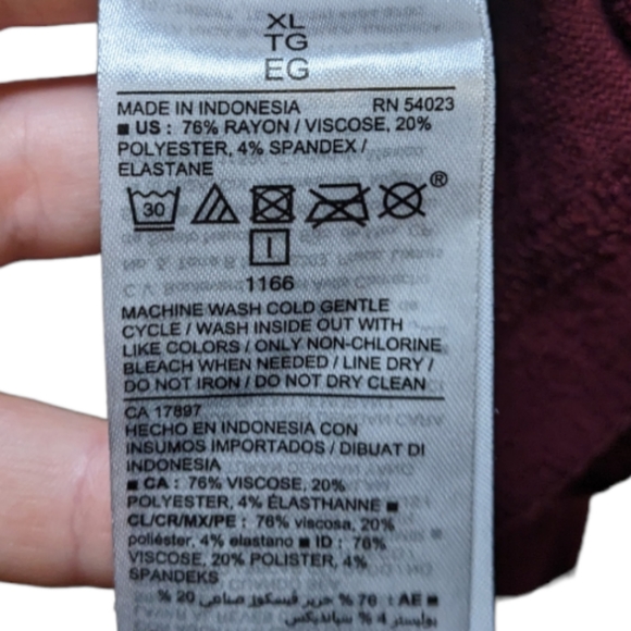 Old Navy Wine Red V-Neck Long Sleeve Plush Top Size XL 🍷✨ - Picture 8 of 10